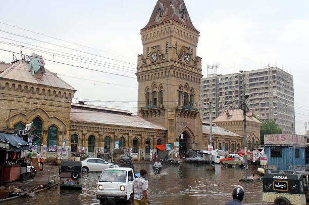Rain in Karachi - Pakistan Monsoon Season 2025 - Karachi Weather Forecast - Heavy Rain - Pre Moonsoon - Thunderstorms - Safety Precautions